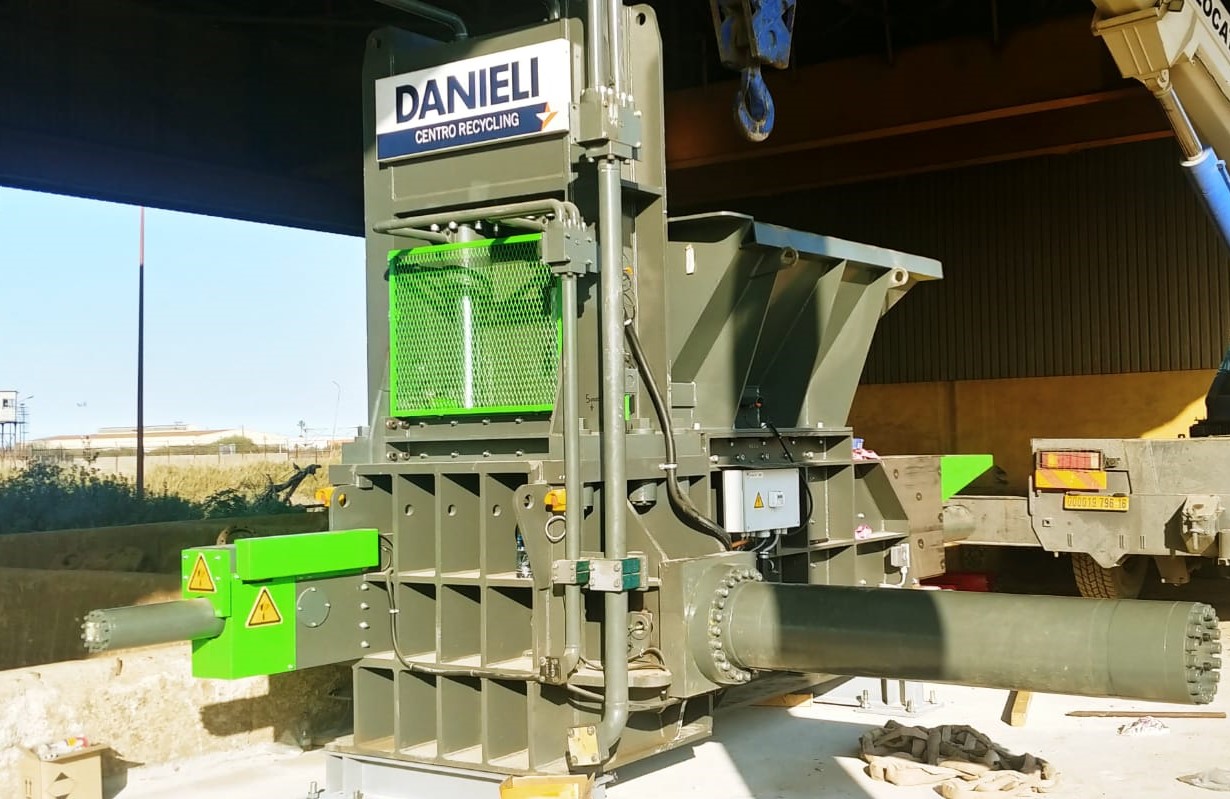 https://www.danieli-centro-recycling.com/wp-content/uploads/Algeria-Baler-Installation.jpg