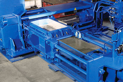 Long ram guidance on scrap baler